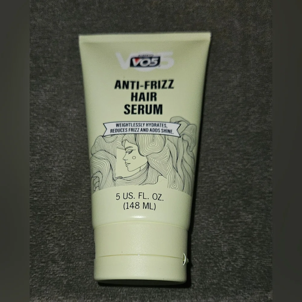 V O5 Anti-Frizz Hair Serum 5fl Oz BNIB